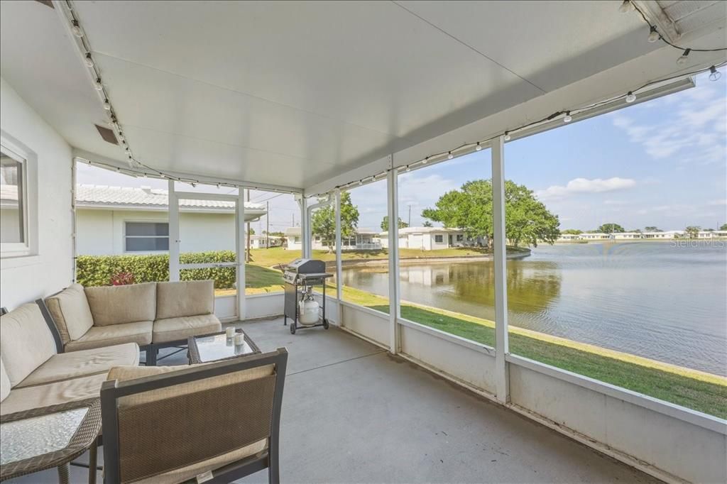 For Sale: $319,900 (2 beds, 2 baths, 1258 Square Feet)