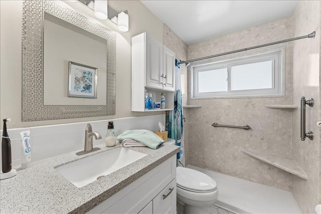 For Sale: $319,900 (2 beds, 2 baths, 1258 Square Feet)