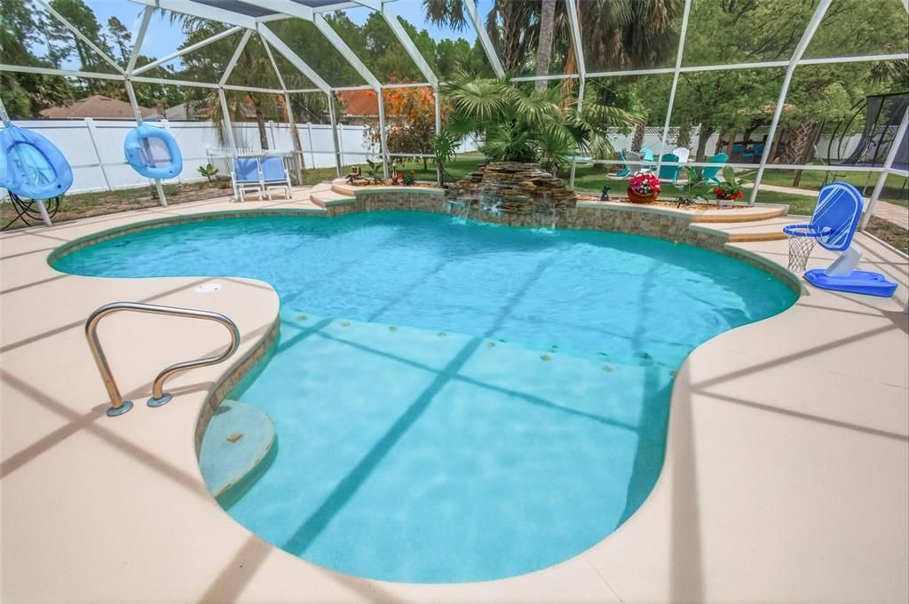 Activo con contrato: $675,000 (6 camas, 3 baños, 2908 Pies cuadrados)