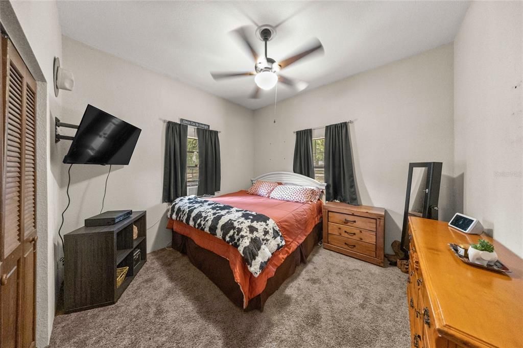 Activo con contrato: $839,500 (4 camas, 2 baños, 3008 Pies cuadrados)