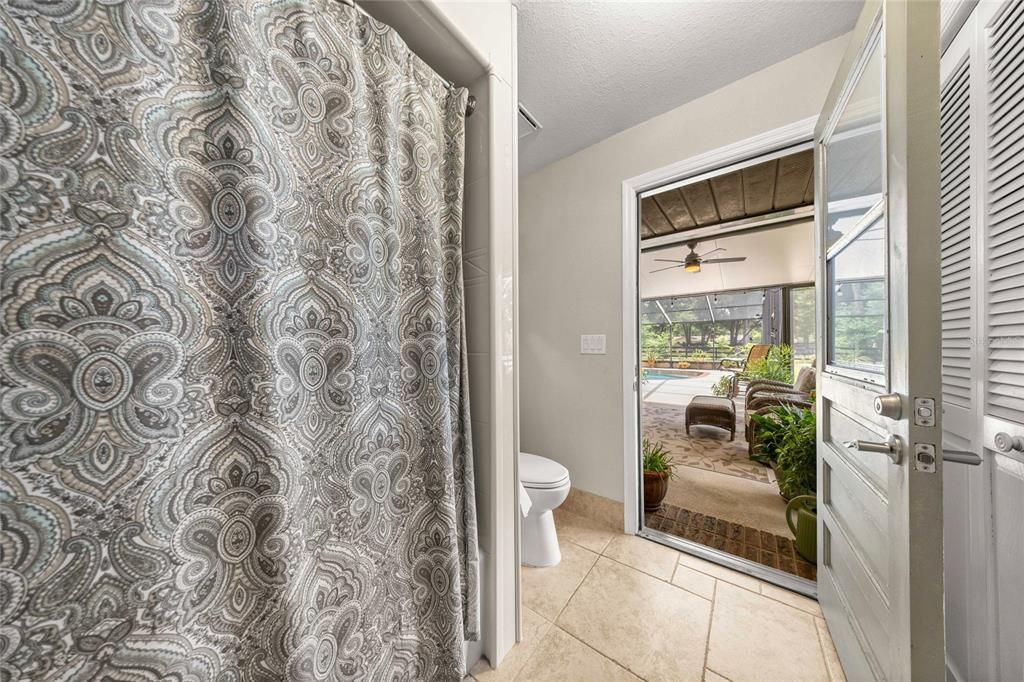 Activo con contrato: $839,500 (4 camas, 2 baños, 3008 Pies cuadrados)