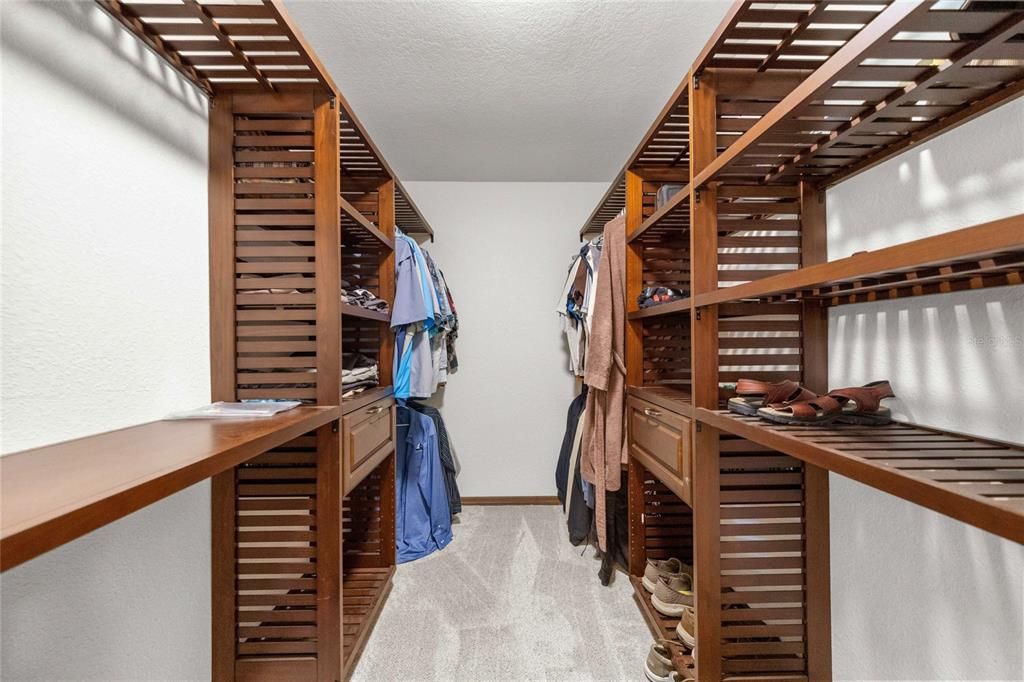Activo con contrato: $839,500 (4 camas, 2 baños, 3008 Pies cuadrados)