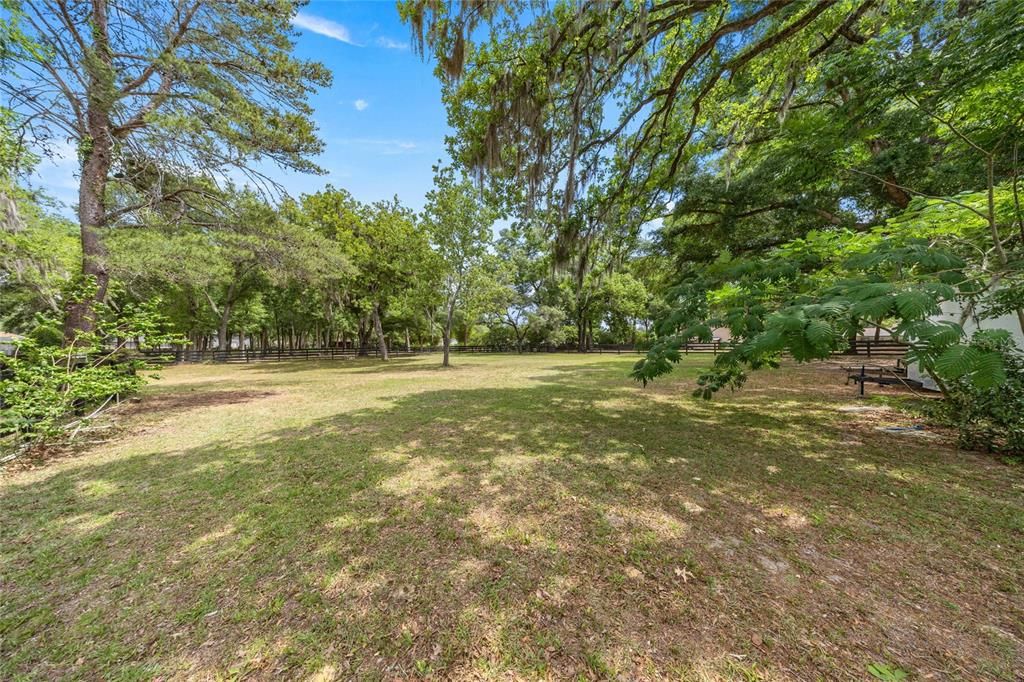 Activo con contrato: $839,500 (4 camas, 2 baños, 3008 Pies cuadrados)