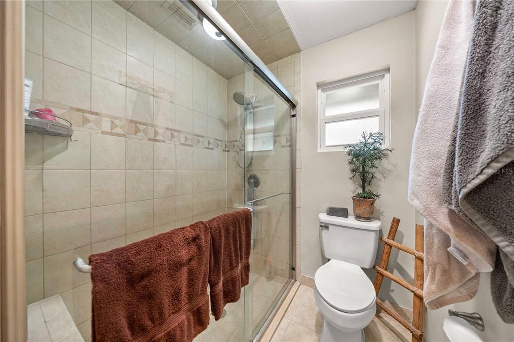 Activo con contrato: $839,500 (4 camas, 2 baños, 3008 Pies cuadrados)
