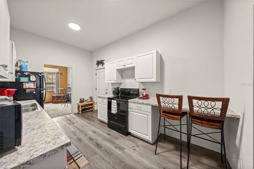 Activo con contrato: $839,500 (4 camas, 2 baños, 3008 Pies cuadrados)
