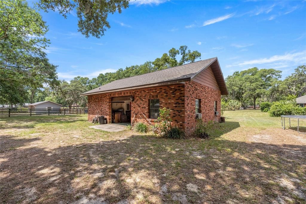 Activo con contrato: $839,500 (4 camas, 2 baños, 3008 Pies cuadrados)