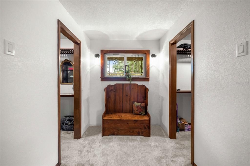 Activo con contrato: $839,500 (4 camas, 2 baños, 3008 Pies cuadrados)