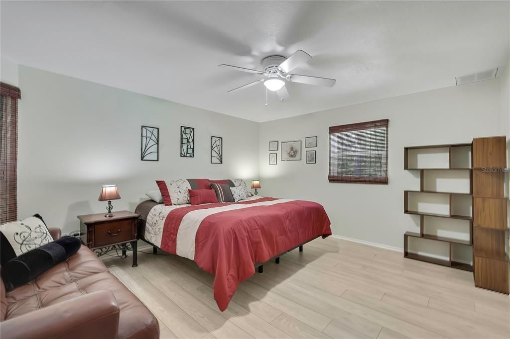 For Sale: $387,000 (3 beds, 3 baths, 1791 Square Feet)