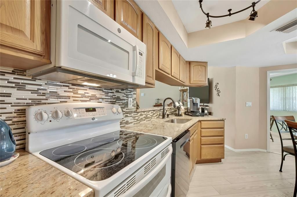 For Sale: $387,000 (3 beds, 3 baths, 1791 Square Feet)
