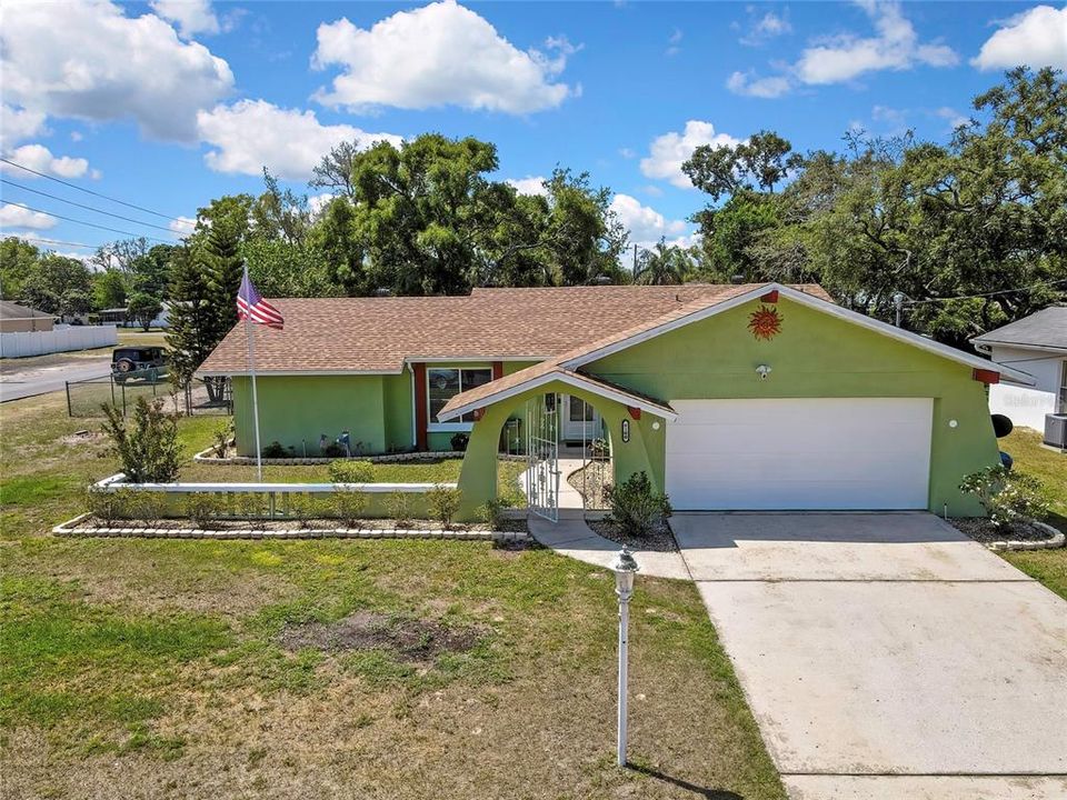 For Sale: $387,000 (3 beds, 3 baths, 1791 Square Feet)
