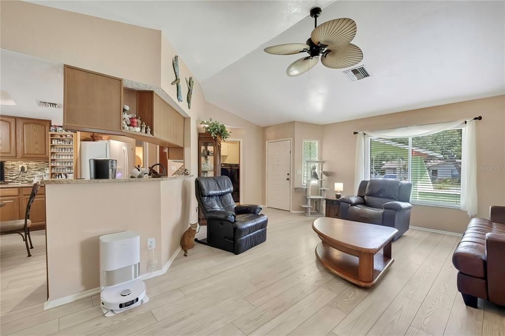For Sale: $387,000 (3 beds, 3 baths, 1791 Square Feet)