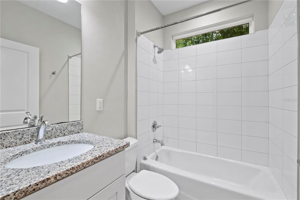 For Rent: $2,400 (4 beds, 2 baths, 1652 Square Feet)