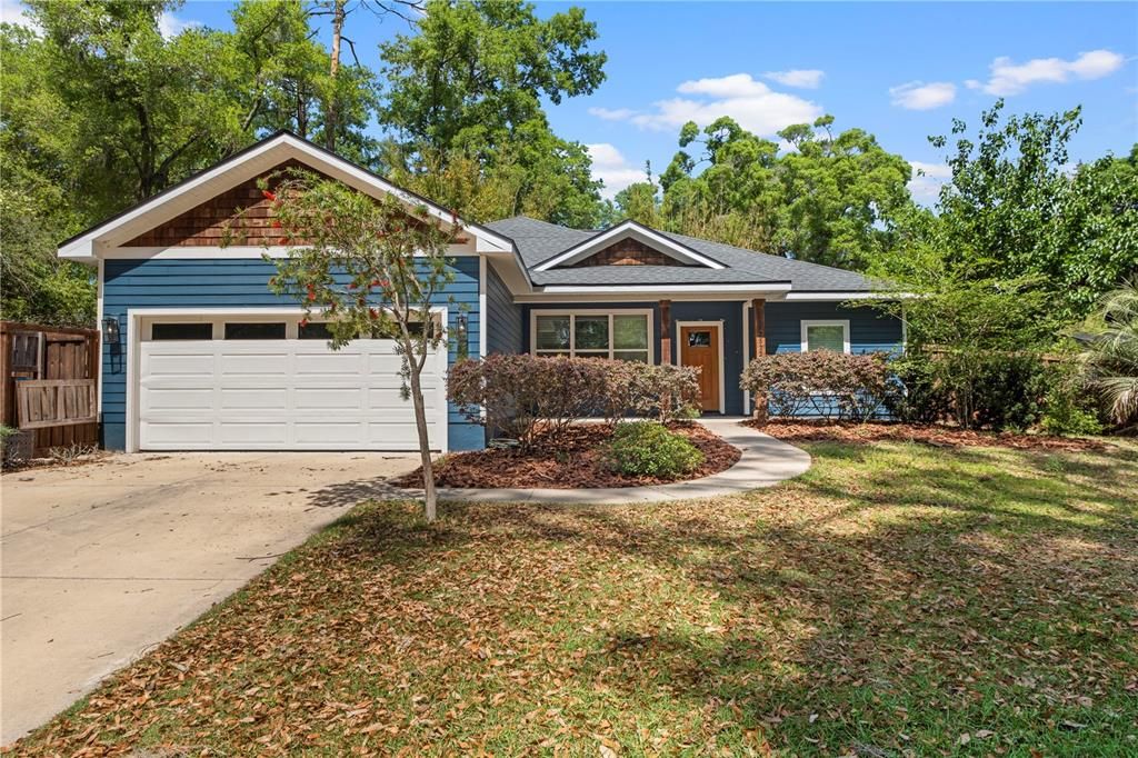 For Rent: $2,400 (4 beds, 2 baths, 1652 Square Feet)