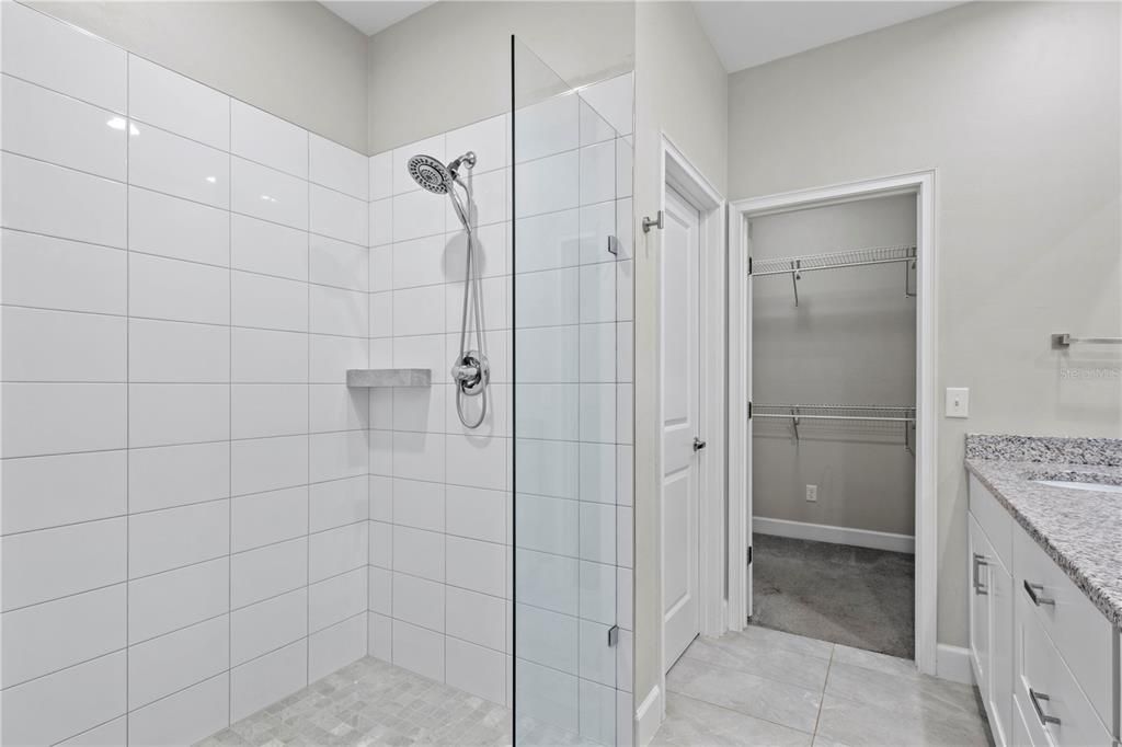 For Rent: $2,400 (4 beds, 2 baths, 1652 Square Feet)