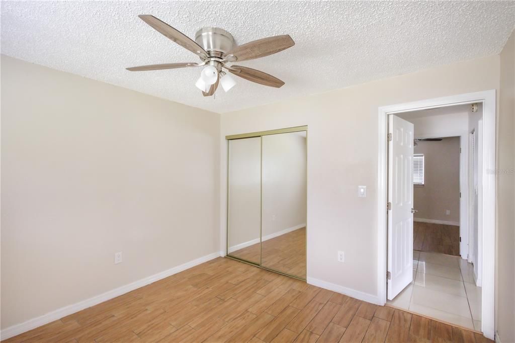 For Sale: $154,900 (2 beds, 1 baths, 758 Square Feet)