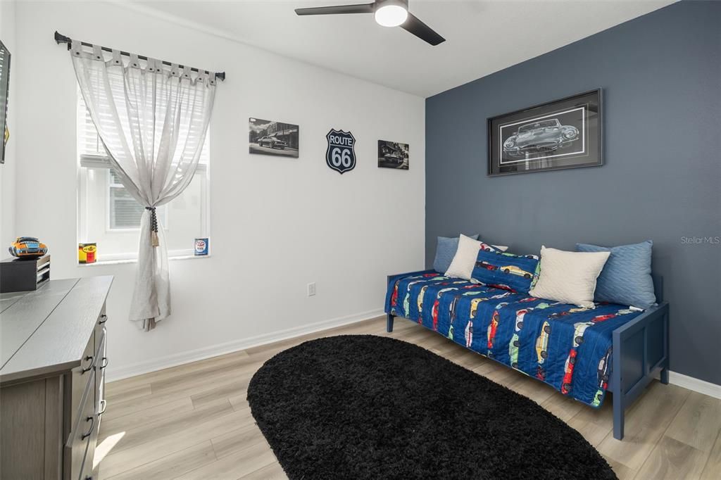 En Venta: $634,900 (4 camas, 3 baños, 2195 Pies cuadrados)