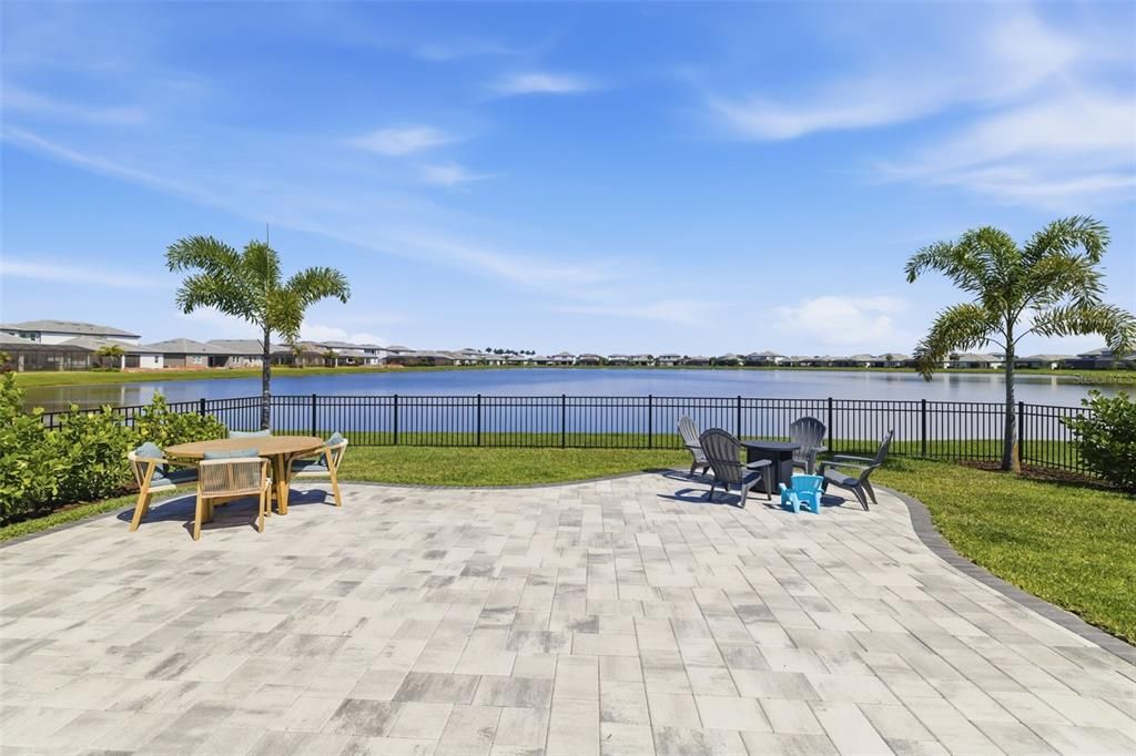 En Venta: $634,900 (4 camas, 3 baños, 2195 Pies cuadrados)