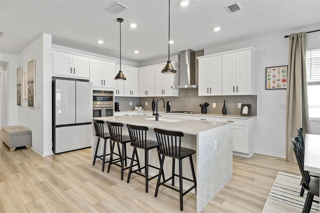 En Venta: $634,900 (4 camas, 3 baños, 2195 Pies cuadrados)