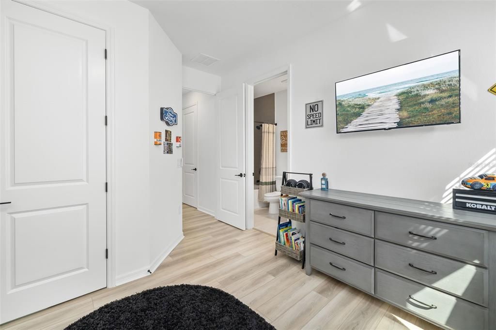 En Venta: $634,900 (4 camas, 3 baños, 2195 Pies cuadrados)