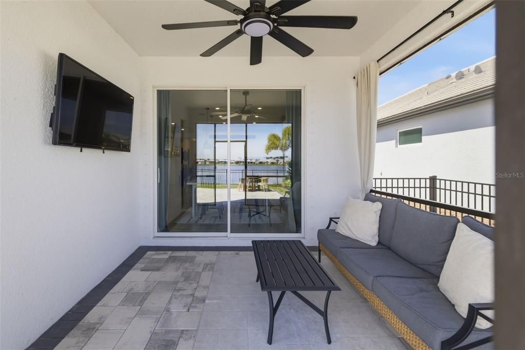 En Venta: $634,900 (4 camas, 3 baños, 2195 Pies cuadrados)