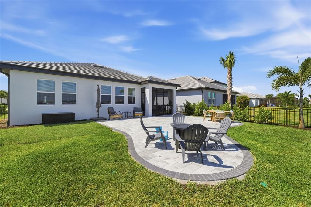 En Venta: $634,900 (4 camas, 3 baños, 2195 Pies cuadrados)