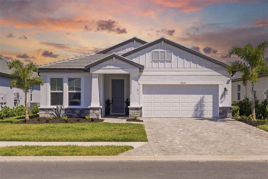 En Venta: $634,900 (4 camas, 3 baños, 2195 Pies cuadrados)