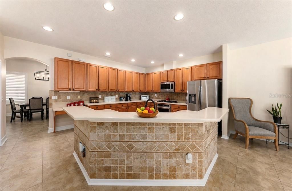 En Venta: $729,000 (4 camas, 3 baños, 2776 Pies cuadrados)