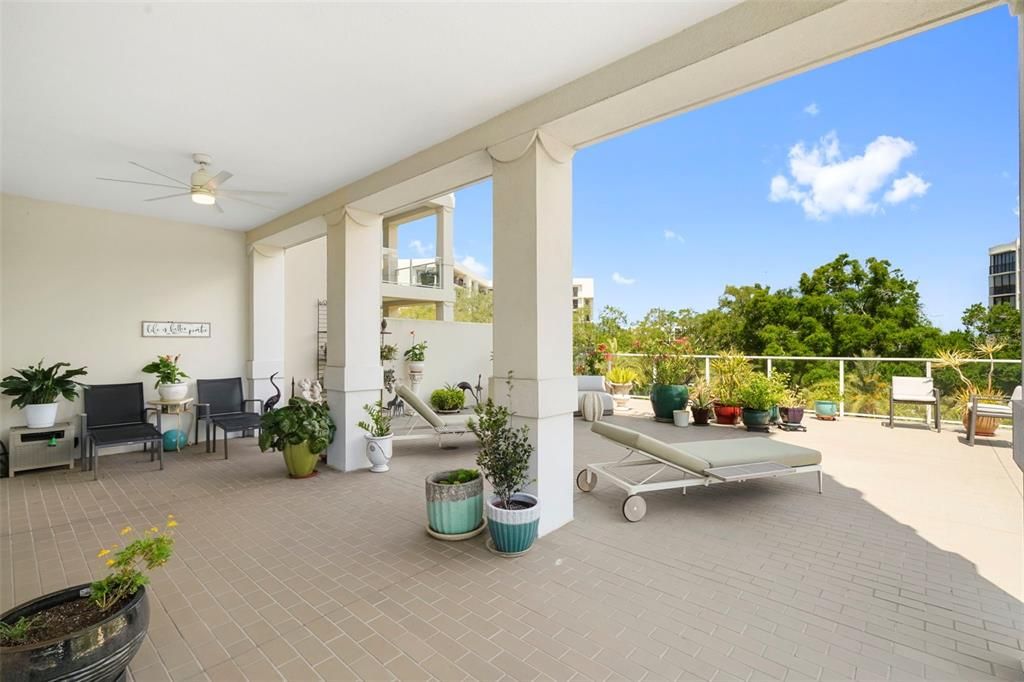 For Sale: $1,625,000 (3 beds, 2 baths, 2195 Square Feet)
