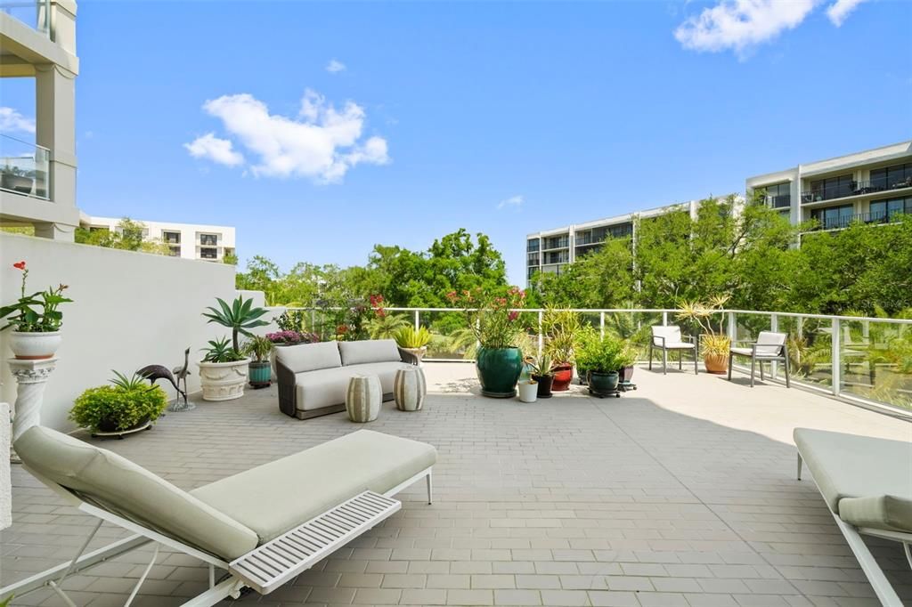 For Sale: $1,625,000 (3 beds, 2 baths, 2195 Square Feet)