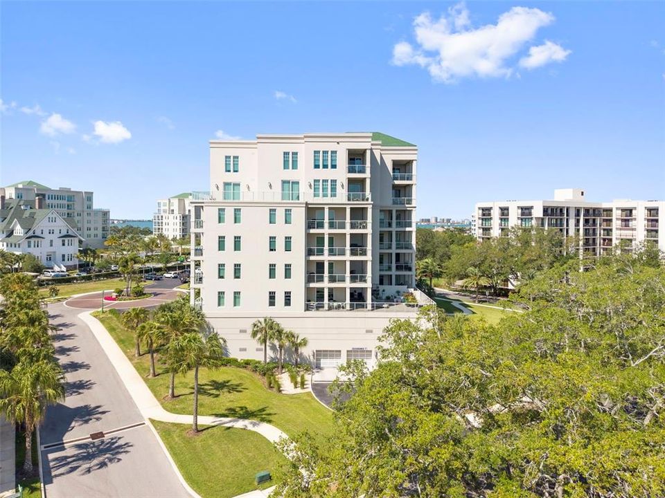 For Sale: $1,625,000 (3 beds, 2 baths, 2195 Square Feet)