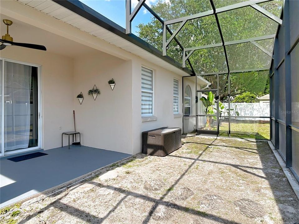 Active With Contract: $414,990 (3 beds, 2 baths, 2202 Square Feet)