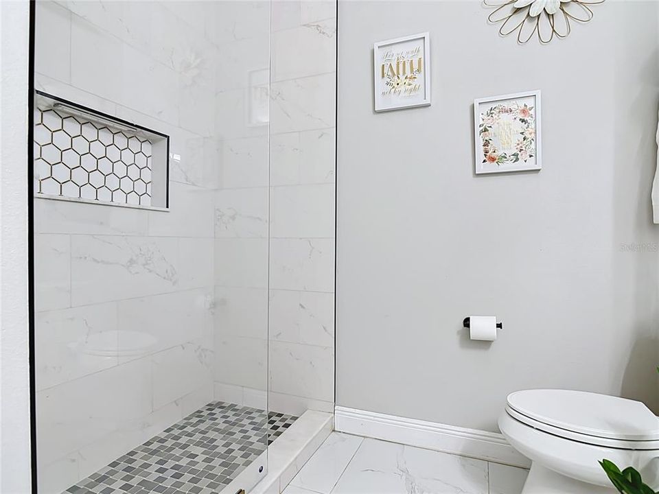 Active With Contract: $414,990 (3 beds, 2 baths, 2202 Square Feet)