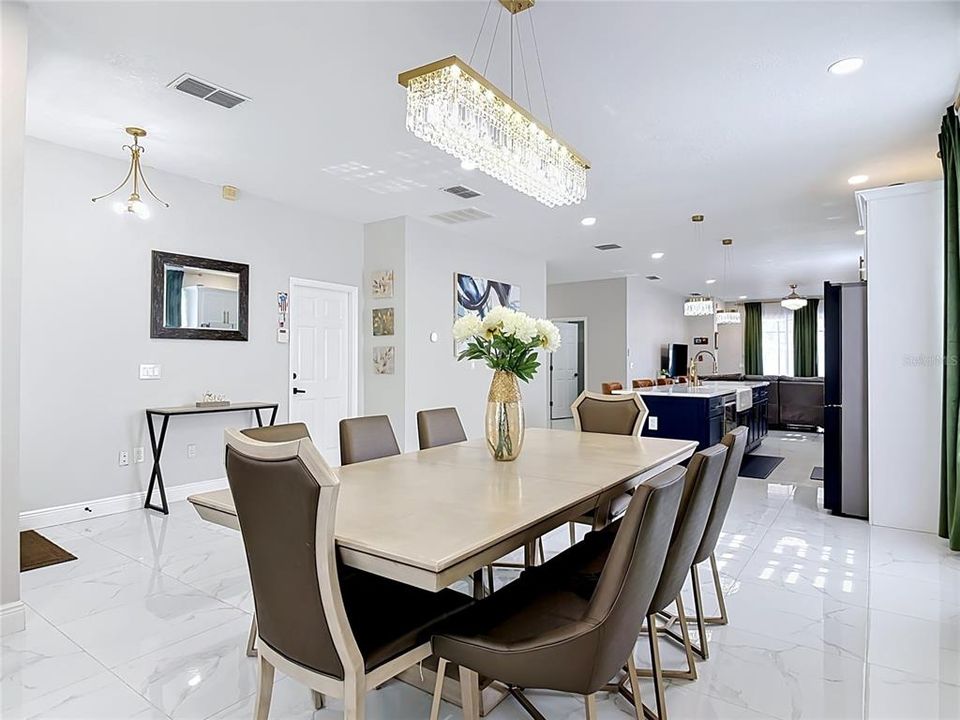Active With Contract: $414,990 (3 beds, 2 baths, 2202 Square Feet)