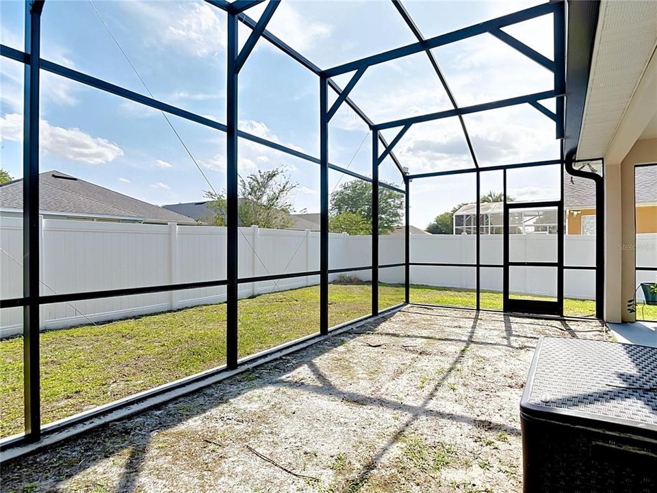 Active With Contract: $414,990 (3 beds, 2 baths, 2202 Square Feet)