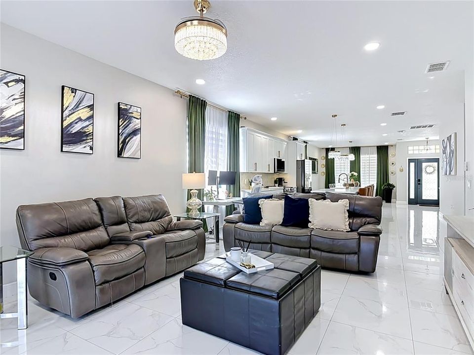Active With Contract: $414,990 (3 beds, 2 baths, 2202 Square Feet)