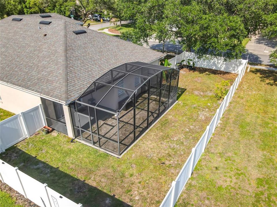 Active With Contract: $414,990 (3 beds, 2 baths, 2202 Square Feet)