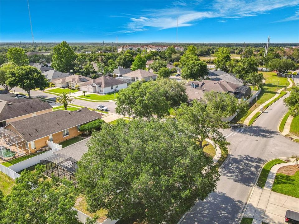 Active With Contract: $414,990 (3 beds, 2 baths, 2202 Square Feet)