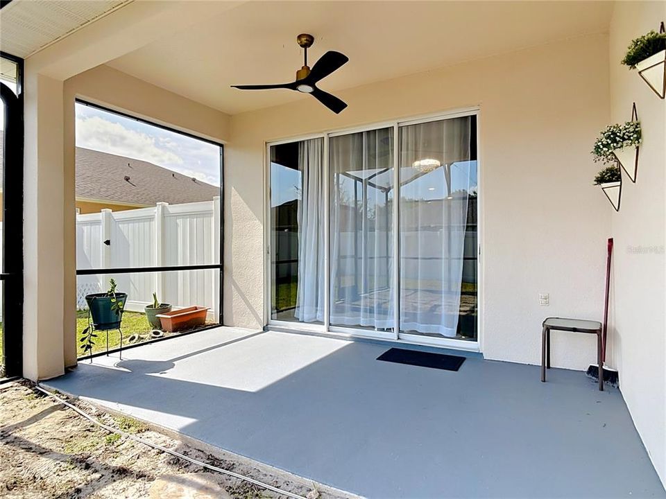 Active With Contract: $414,990 (3 beds, 2 baths, 2202 Square Feet)