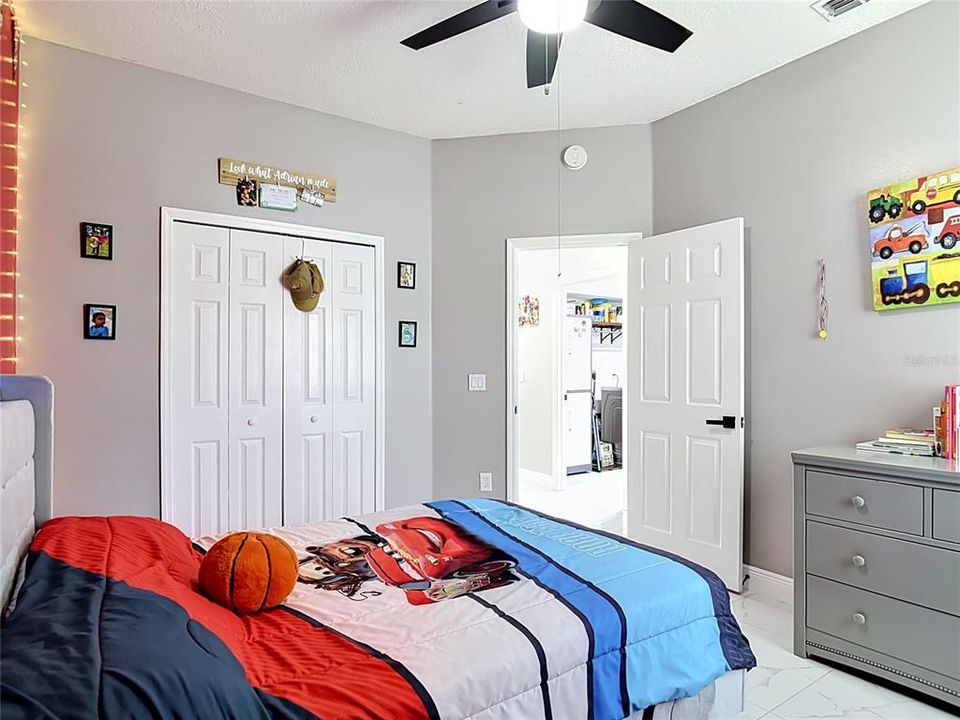 Active With Contract: $414,990 (3 beds, 2 baths, 2202 Square Feet)