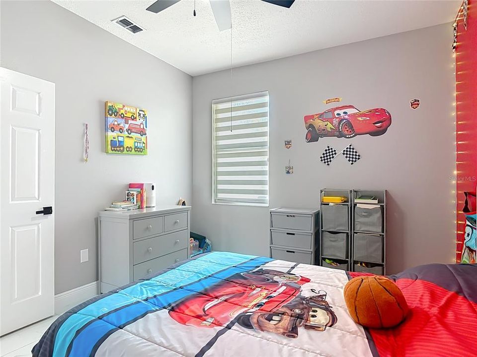 Active With Contract: $414,990 (3 beds, 2 baths, 2202 Square Feet)
