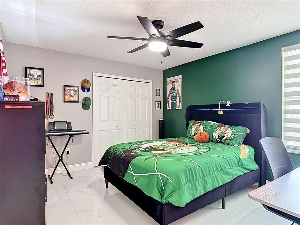 Active With Contract: $414,990 (3 beds, 2 baths, 2202 Square Feet)