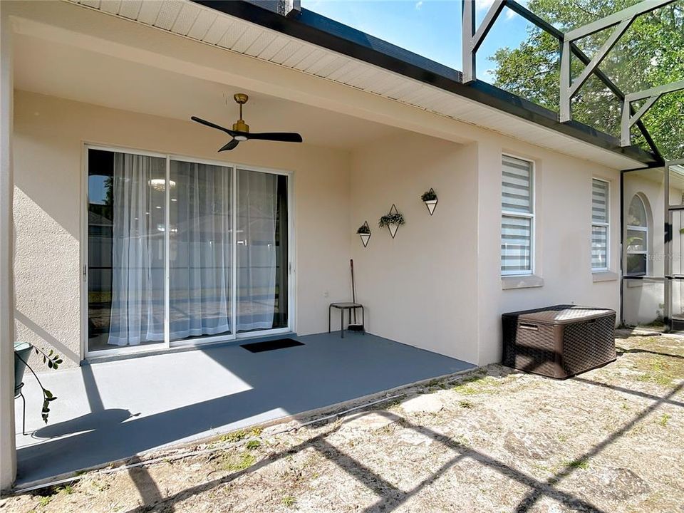 Active With Contract: $414,990 (3 beds, 2 baths, 2202 Square Feet)