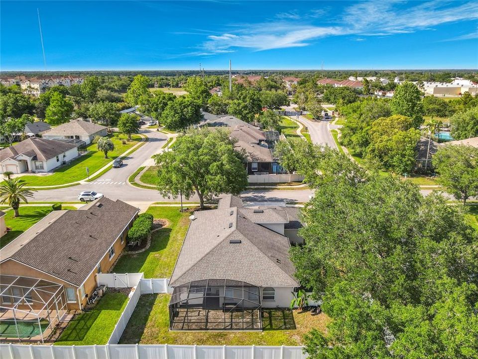 Active With Contract: $414,990 (3 beds, 2 baths, 2202 Square Feet)