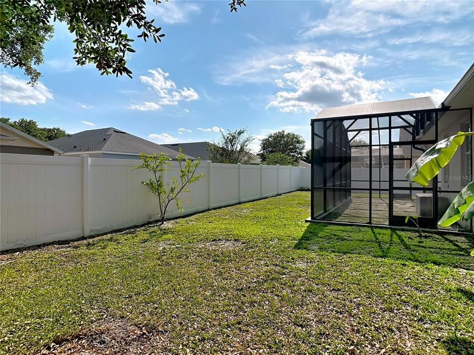 Active With Contract: $414,990 (3 beds, 2 baths, 2202 Square Feet)
