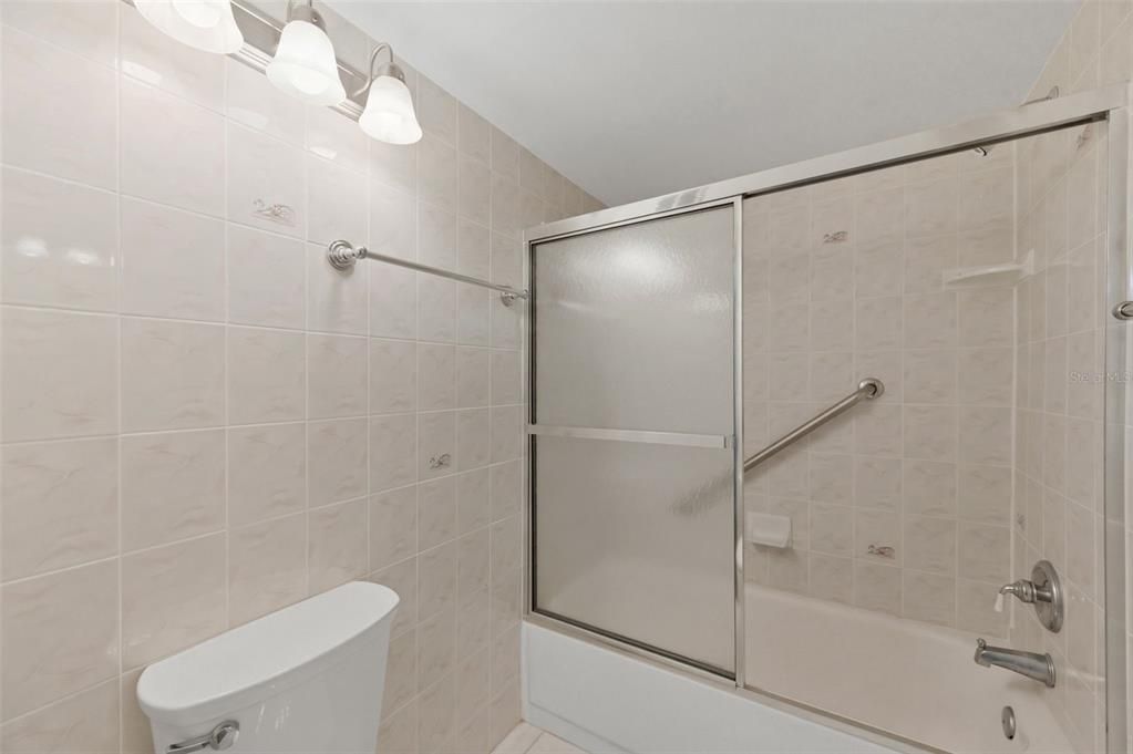 For Sale: $499,000 (2 beds, 2 baths, 985 Square Feet)