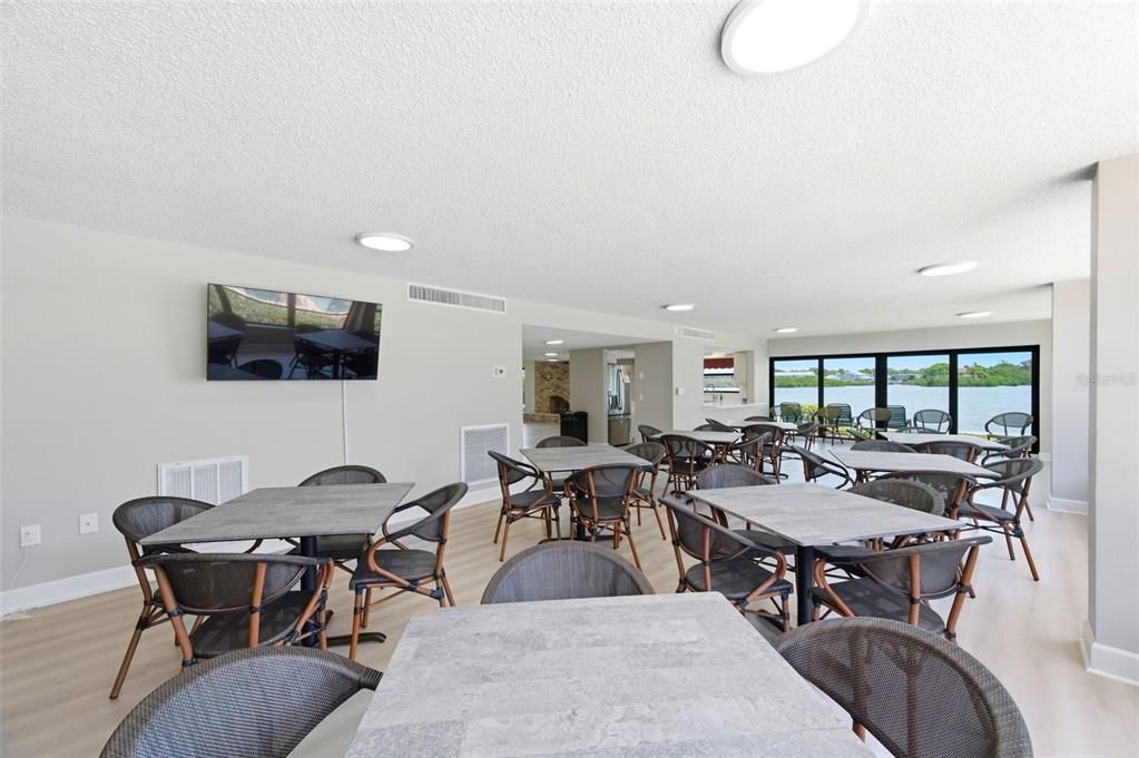 For Sale: $499,000 (2 beds, 2 baths, 985 Square Feet)