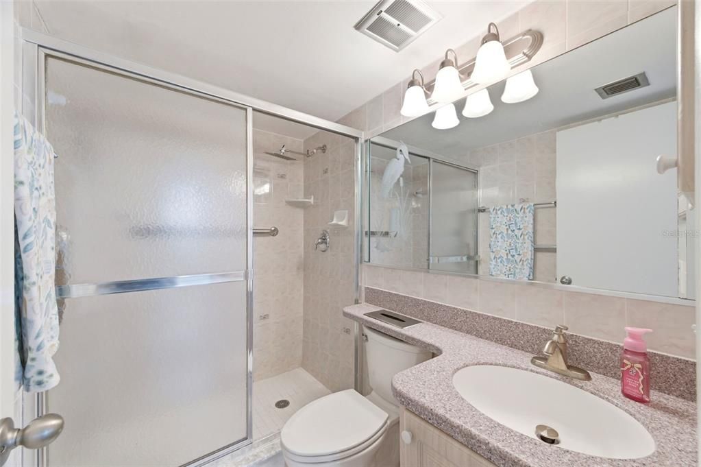 For Sale: $499,000 (2 beds, 2 baths, 985 Square Feet)