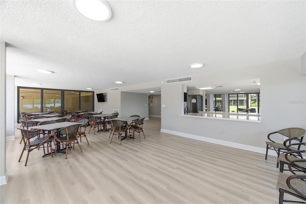 For Sale: $499,000 (2 beds, 2 baths, 985 Square Feet)