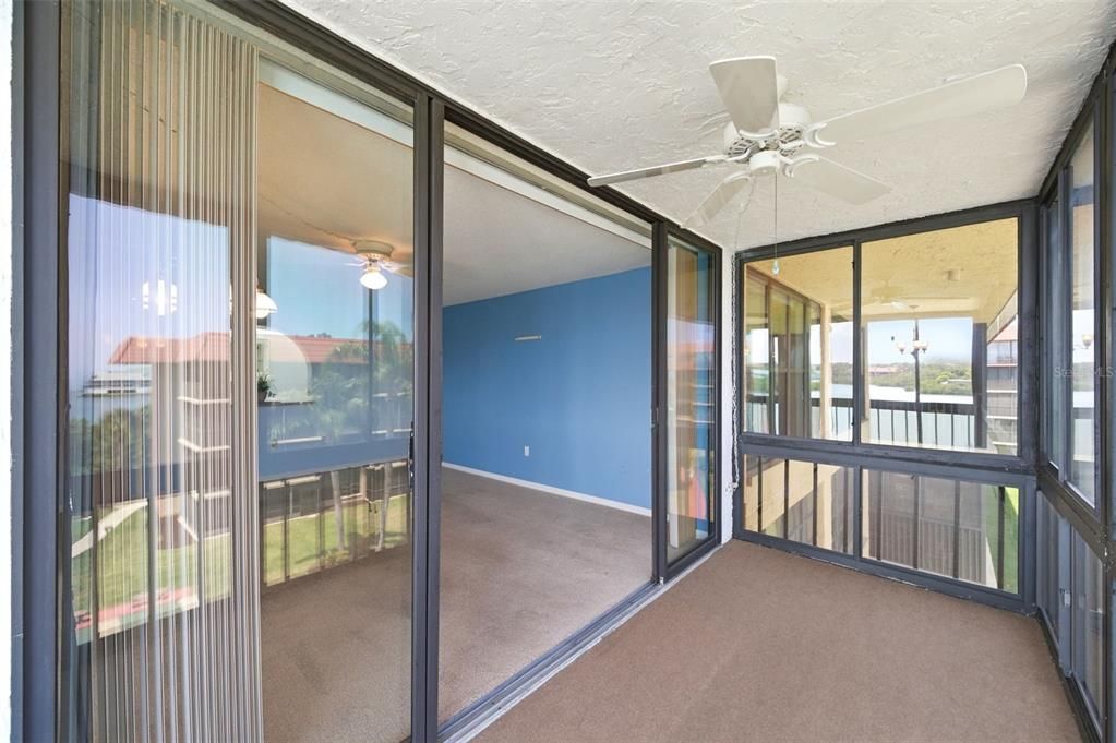 For Sale: $499,000 (2 beds, 2 baths, 985 Square Feet)
