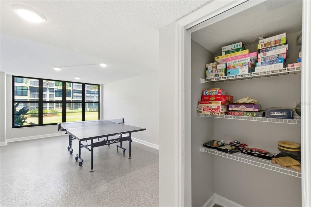 For Sale: $499,000 (2 beds, 2 baths, 985 Square Feet)